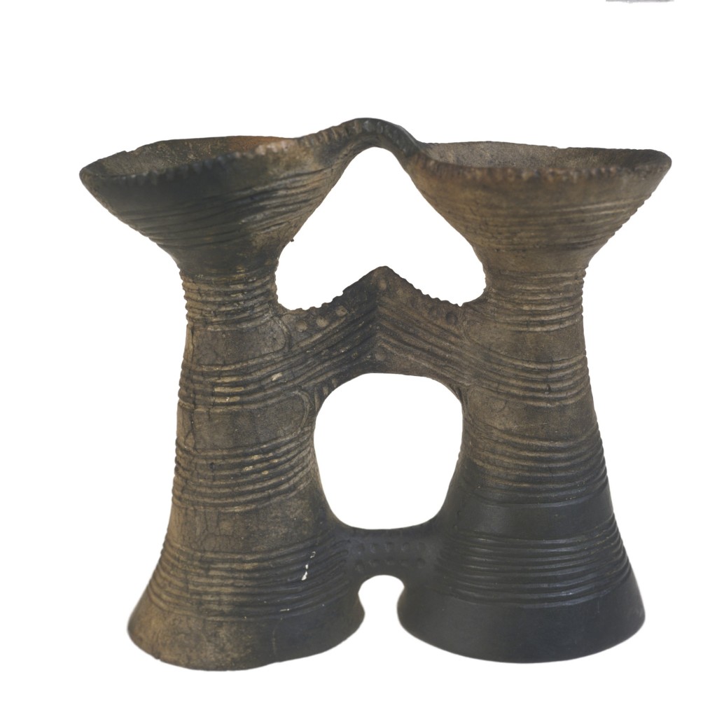 PKP 47 Binocular form vessels